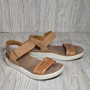 Ecco Flowt Flat Sandals Cahsmere Leather White Soles Womens Size 6